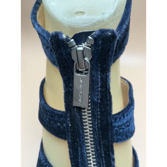 Michael Kors Berkley Blue Velvet‎ T-Strap Sz 9M, Preowned - Picture 4 of 10